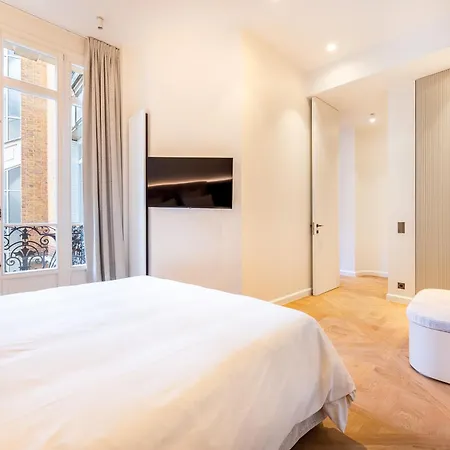 Luxurious Eiffel Tower Flandrin Muette Ac