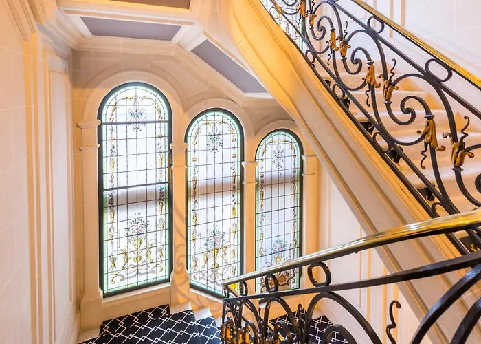 Luxurious Eiffel Tower Flandrin Muette Ac